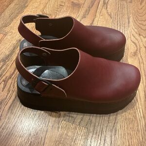 Bryr Tegan Clogs Oxblood Chonk